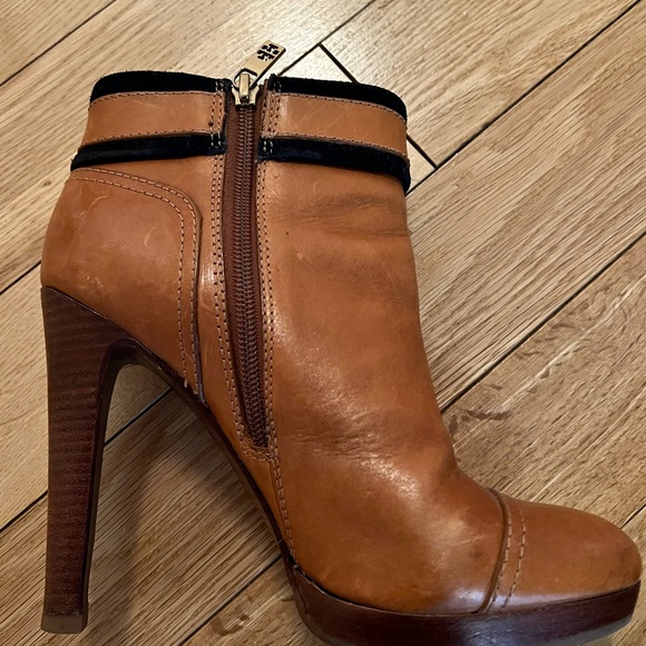Tory Burch Caramel Platform Booties - Picture 5 of 6